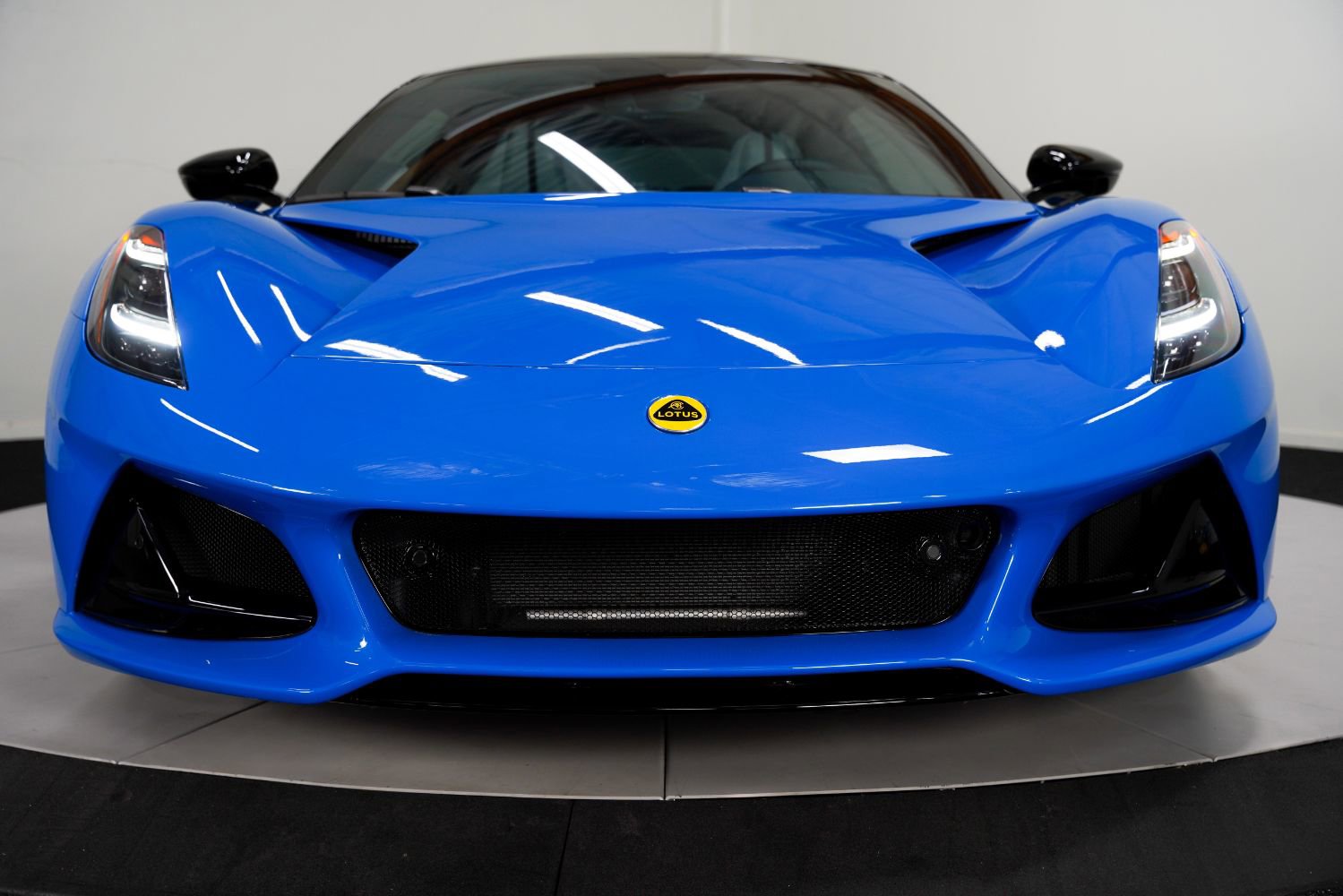 Used 2024 Lotus Emira First Edition image 15