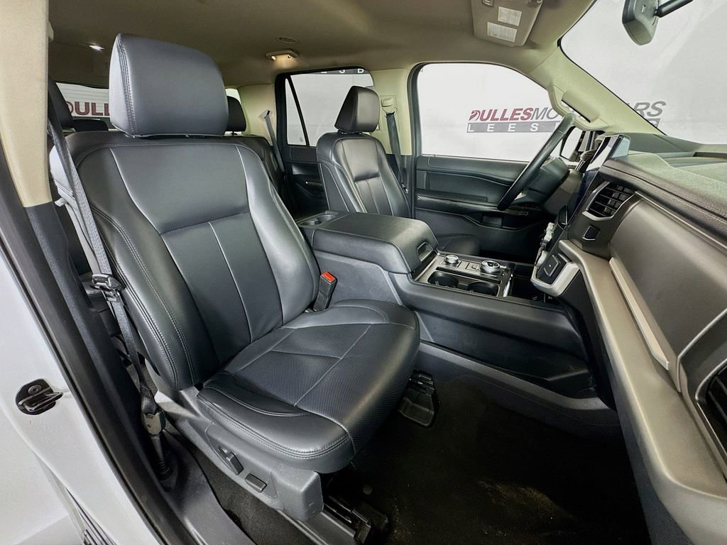 Used 2024 Ford Expedition XLT image 29