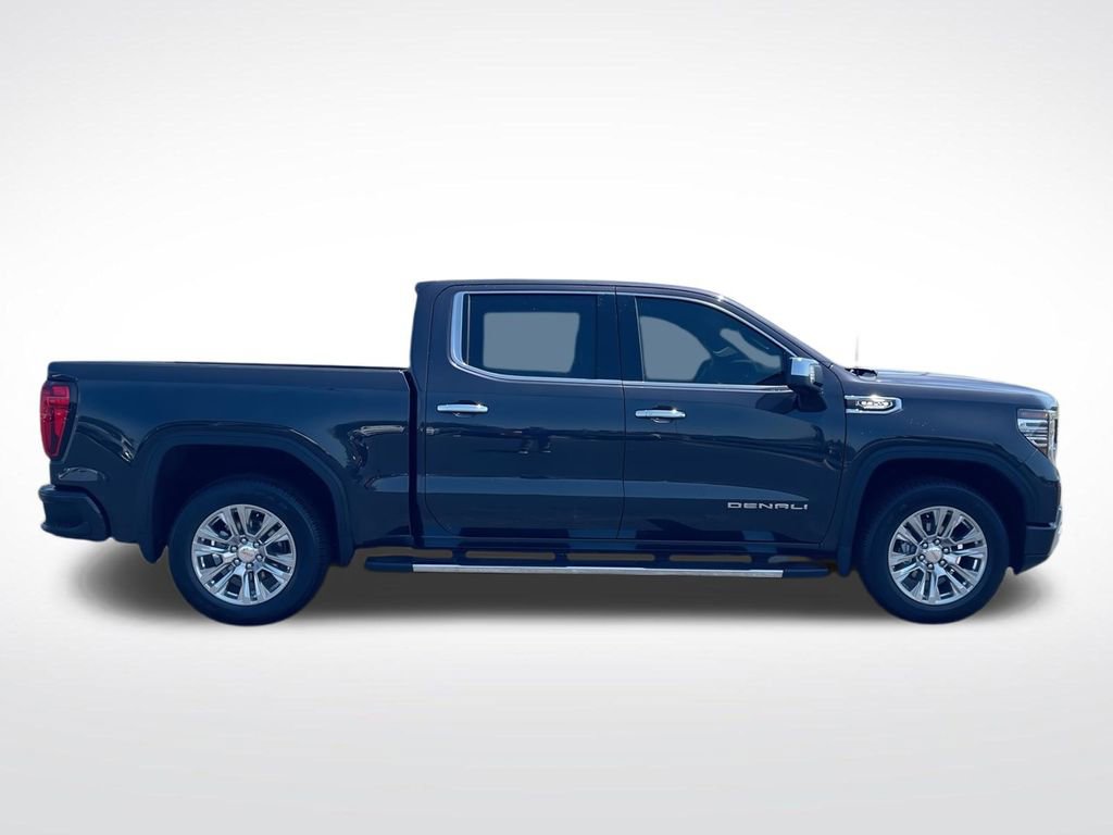 Used 2024 GMC Sierra 1500 Denali w/ Technology Package AWD/4WD image 11