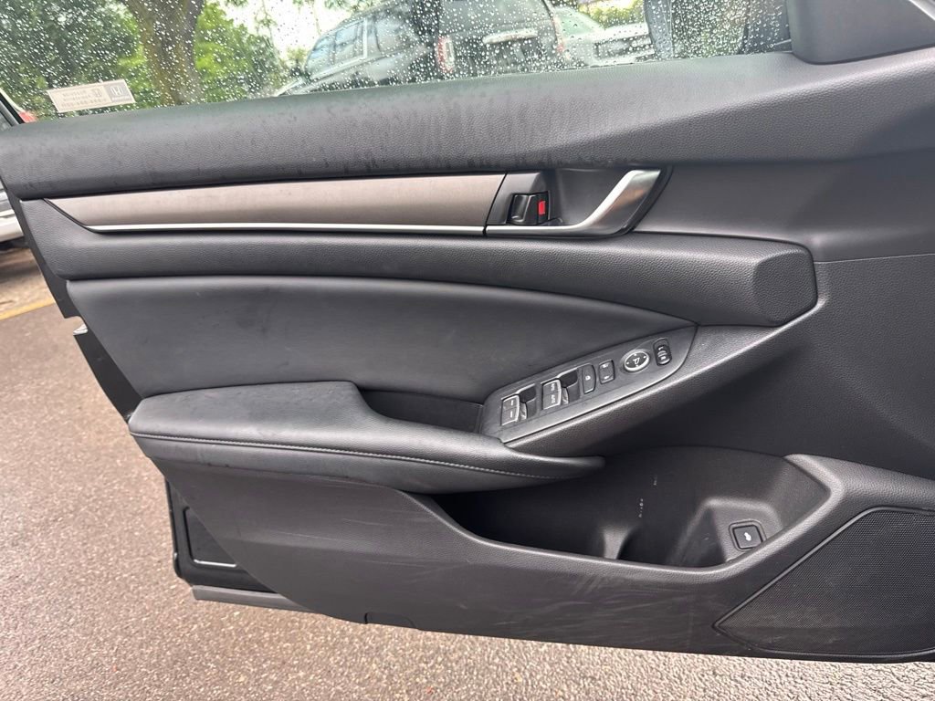 Used 2018 Honda Accord LX image 9