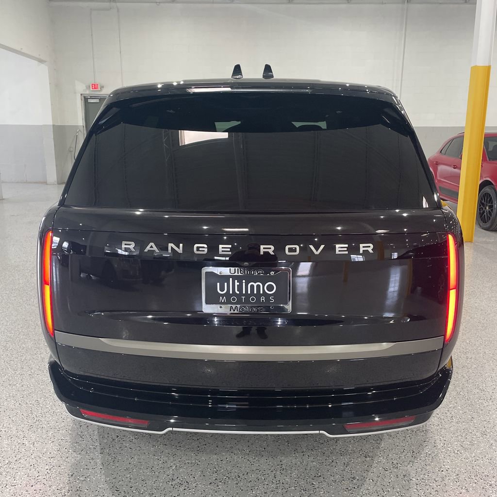 Used 2025 Land Rover Range Rover Long Wheelbase SE image 6