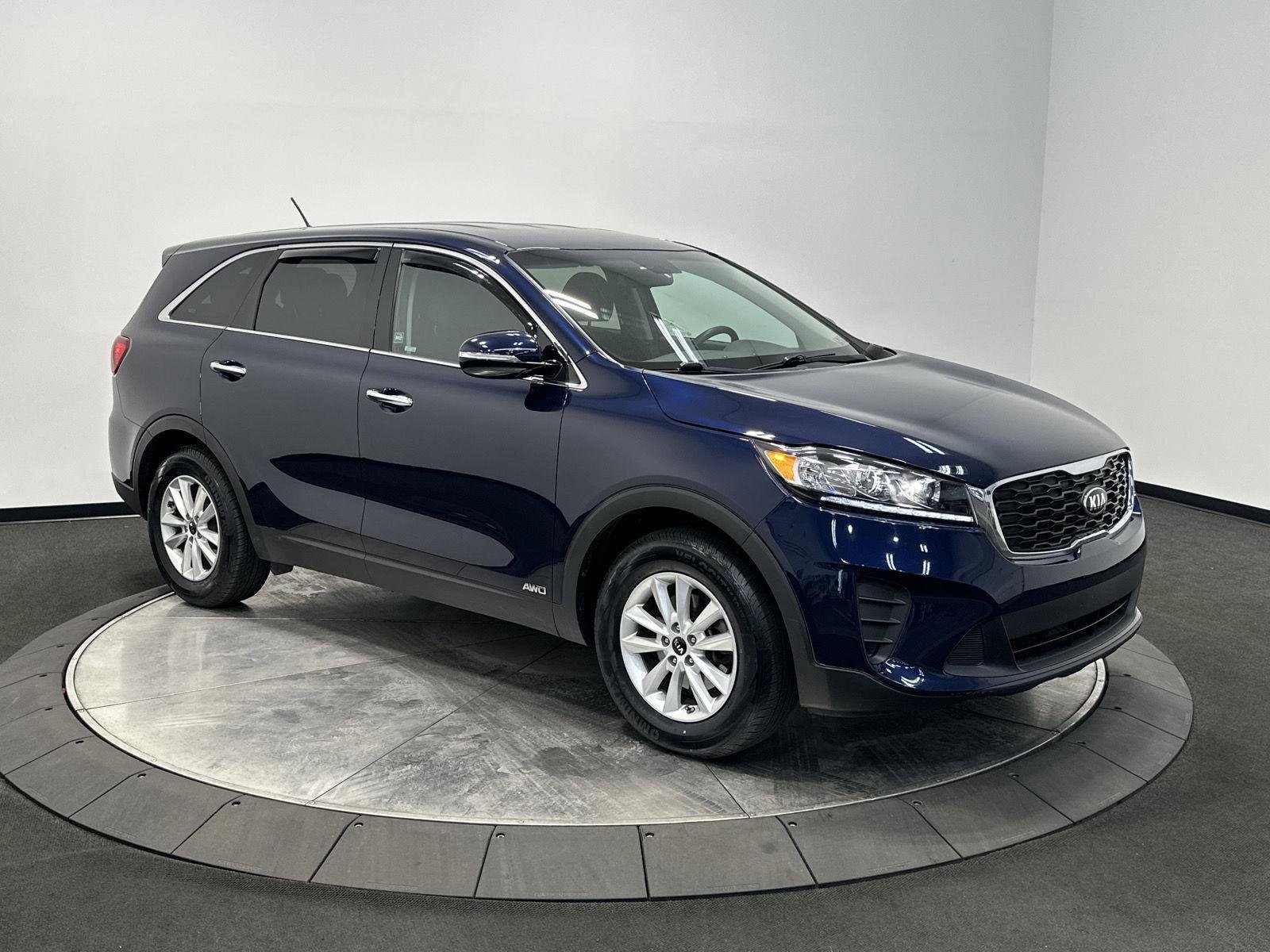 Used 2020 Kia Sorento LX image 2