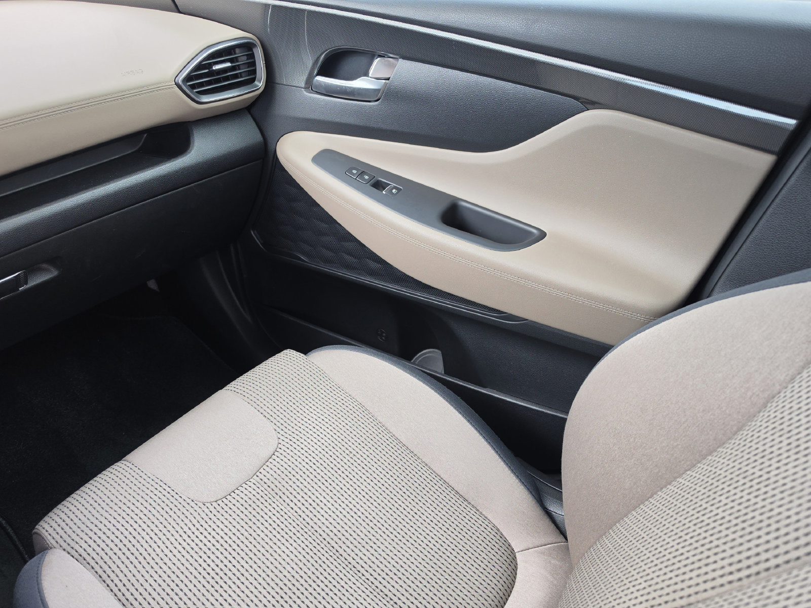Used 2023 Hyundai Santa Fe SEL FWD image 19