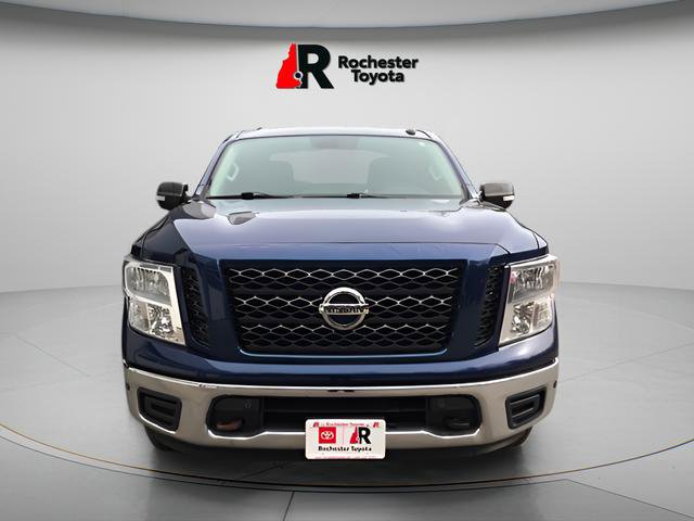 Used 2019 Nissan Titan SV w/ SV Convenience Package image 2