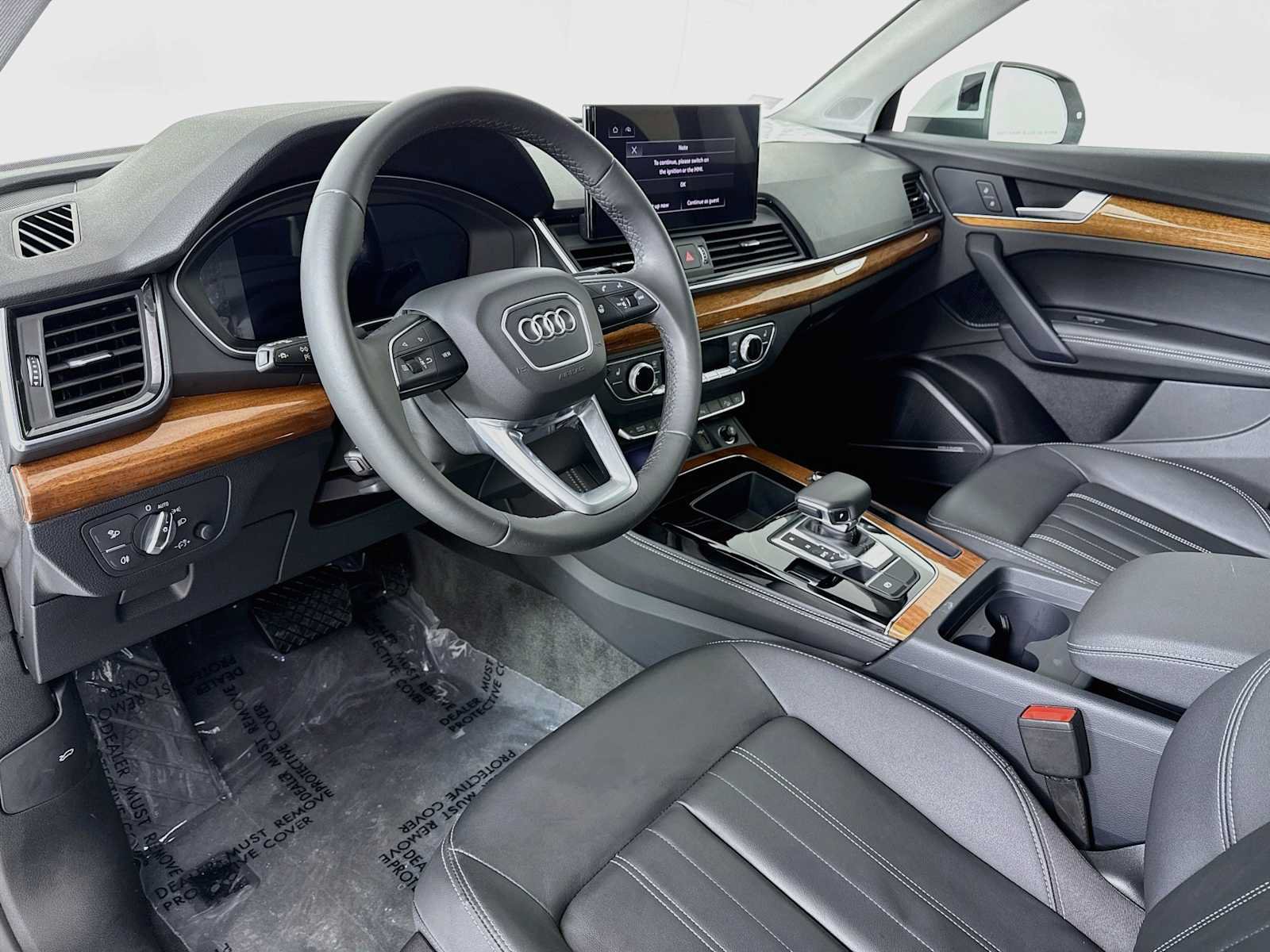Used 2023 Audi Q5 2.0T Premium Plus w/ Premium Plus Package AWD/4WD image 4