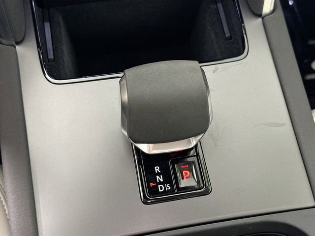 Used 2024 Land Rover Discovery Sport S image 16