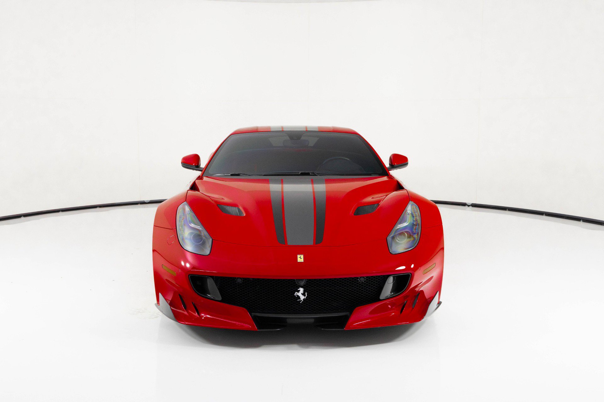 Used 2017 Ferrari F12tdf image 8