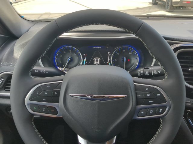 New 2026 Chrysler Pacifica Select FWD image 32