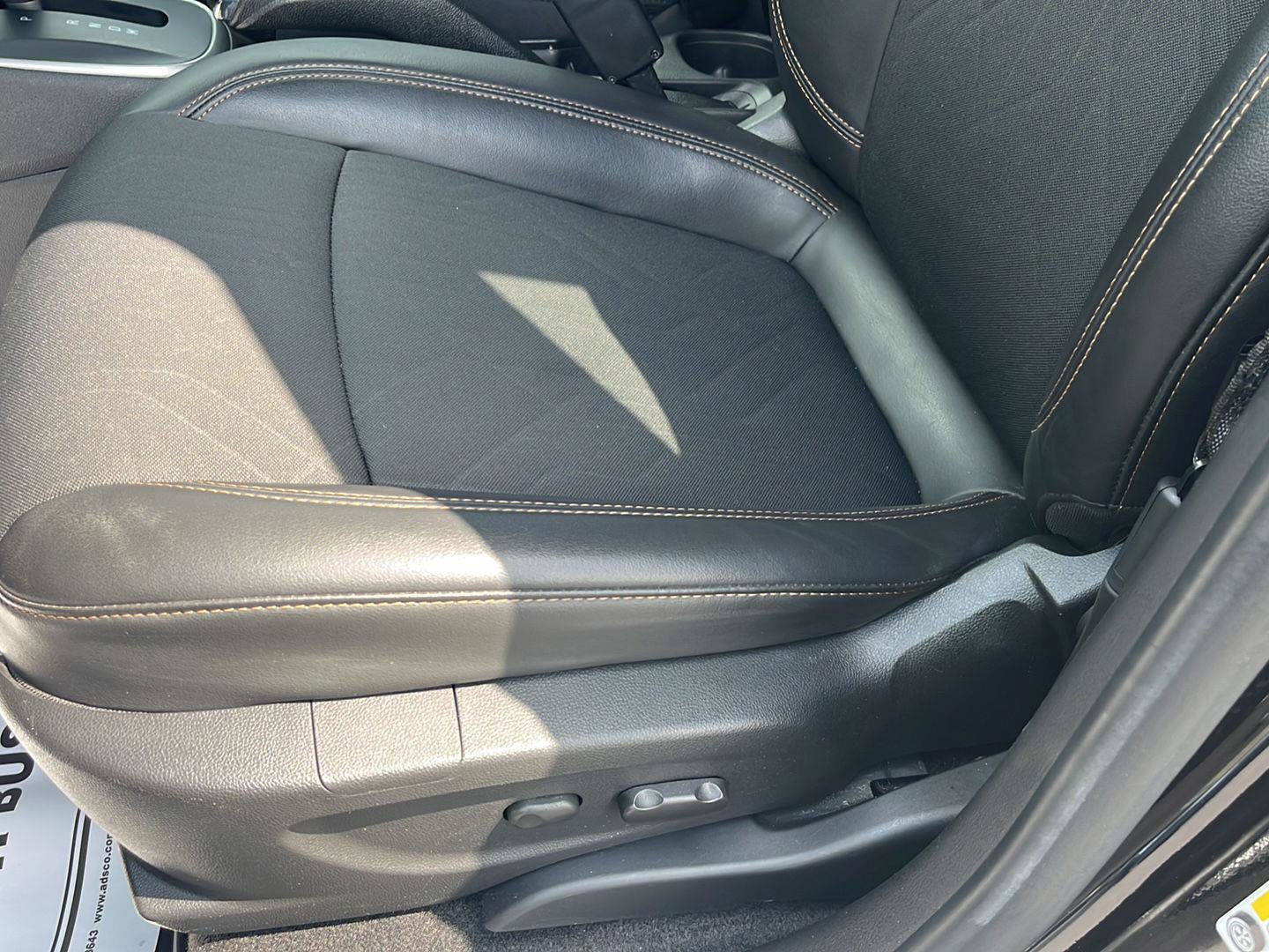 Used 2022 Chevrolet Trax LT w/ Driver Confidence Package image 20