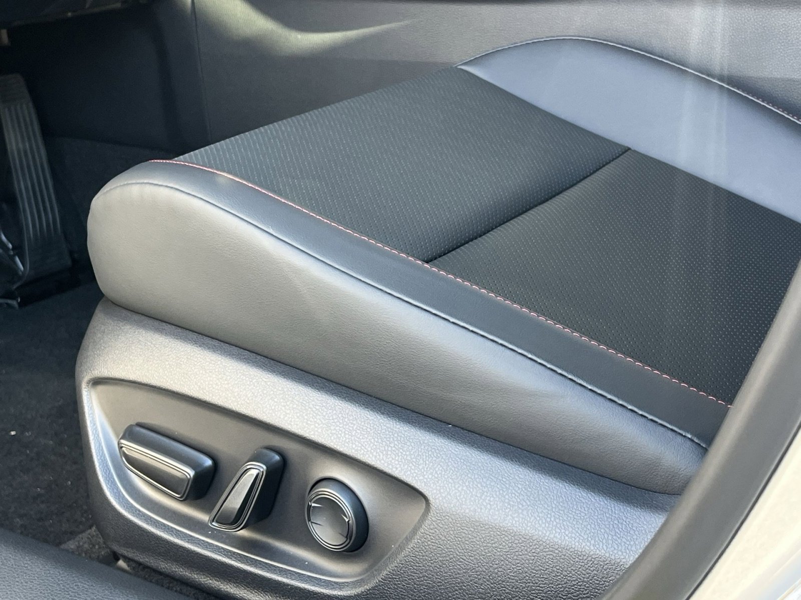 New 2026 Toyota Prius Plug-In Hybrid image 8