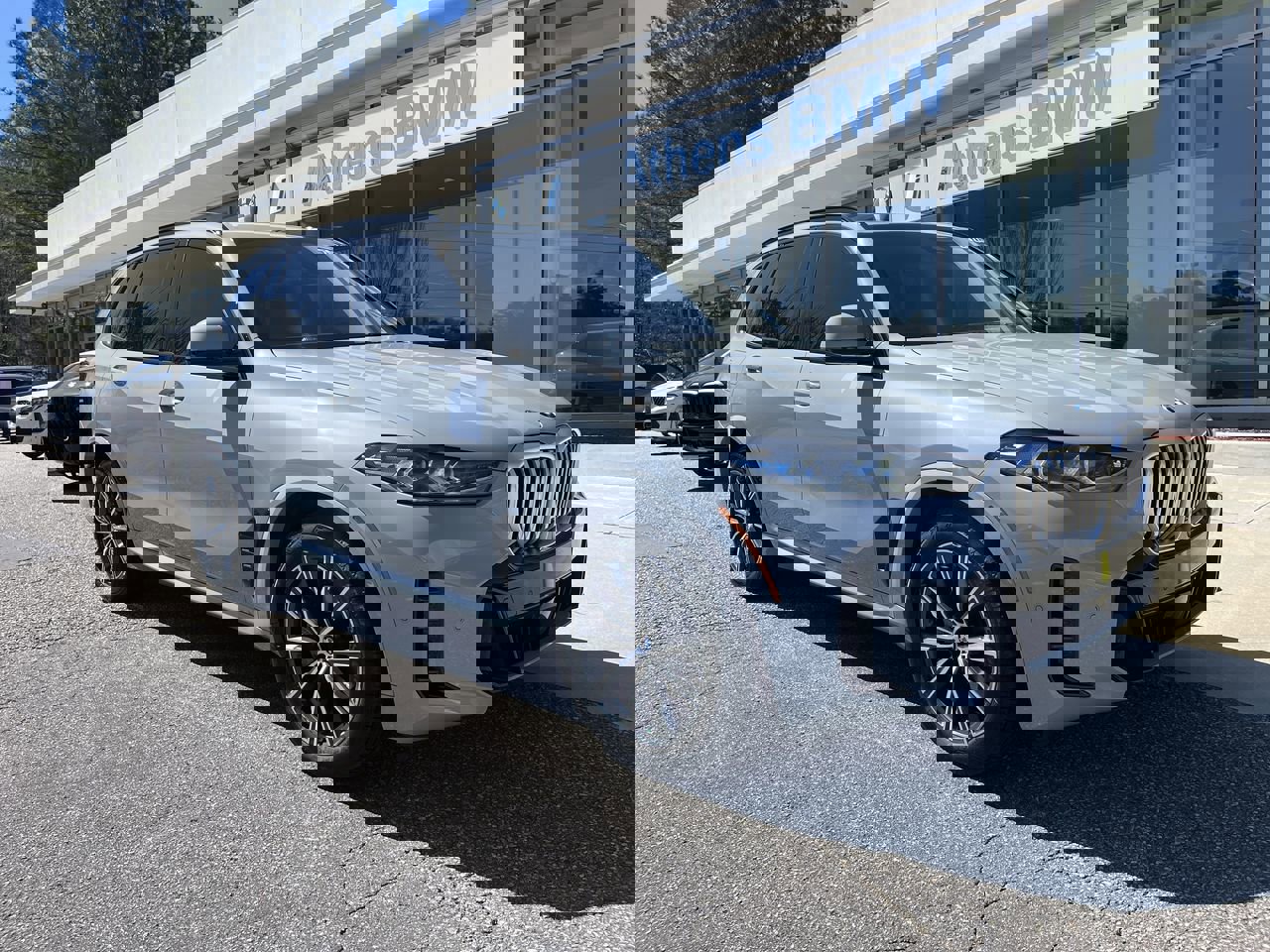Used 2024 BMW X5 xDrive40i w/ M Sport Package image 2