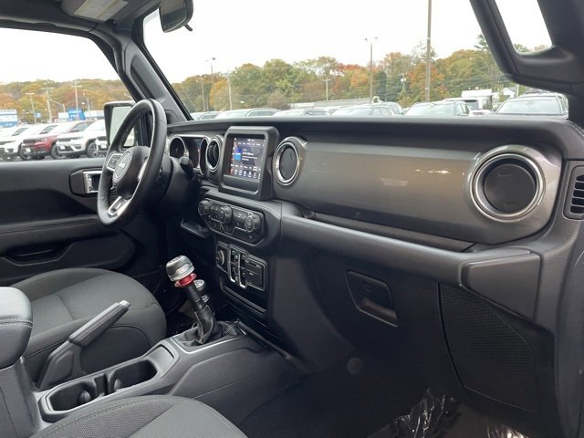 Used 2020 Jeep Wrangler Unlimited Sahara w/ Cold Weather Group image 25