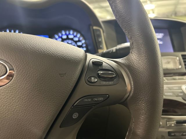 Used 2019 INFINITI Q70 Luxe w/ Proactive Package image 14