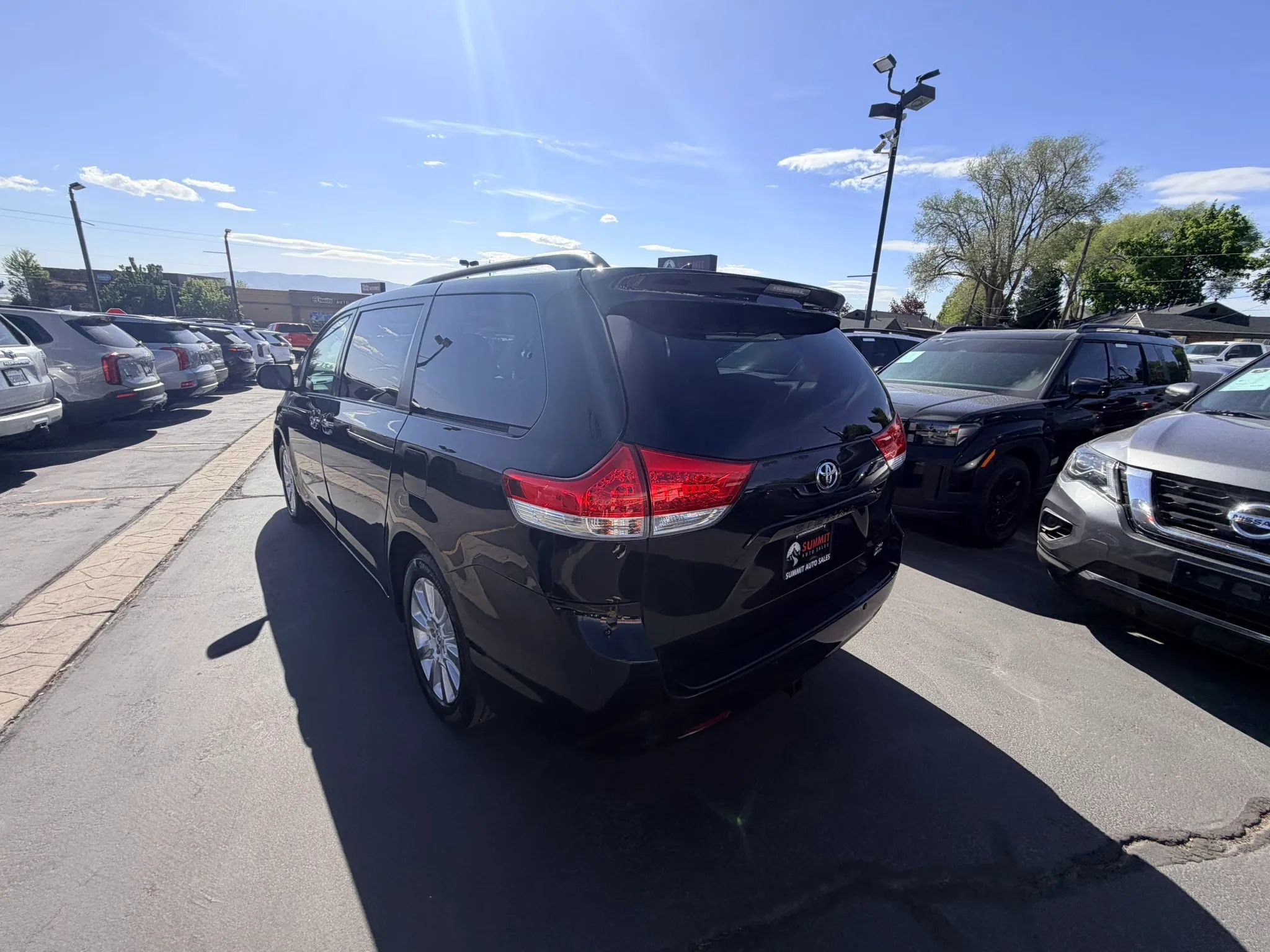 Used 2014 Toyota Sienna XLE w/ XLE Premium Package AWD/4WD image 6