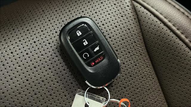 Used 2023 Honda Pilot Elite image 21