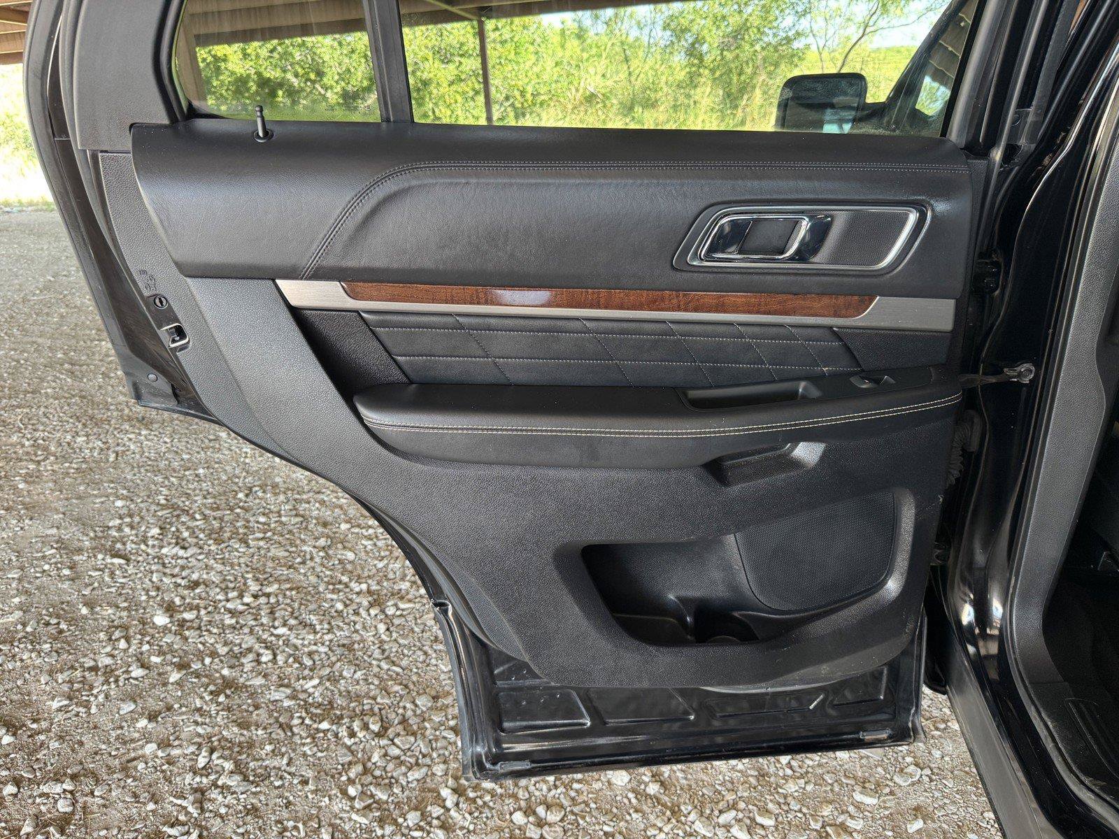Used 2018 Ford Explorer Platinum AWD/4WD image 31