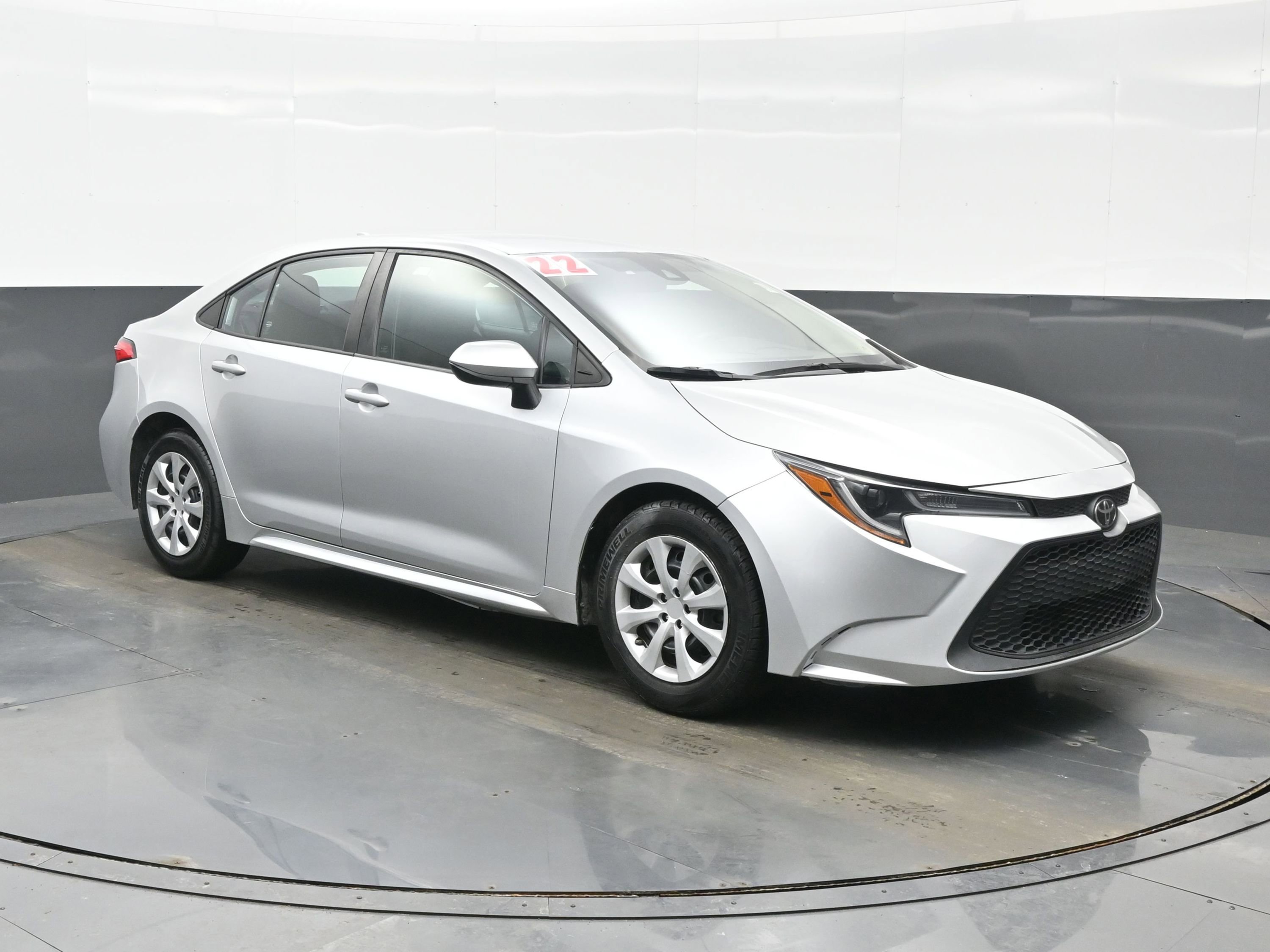 Used 2022 Toyota Corolla LE image 8