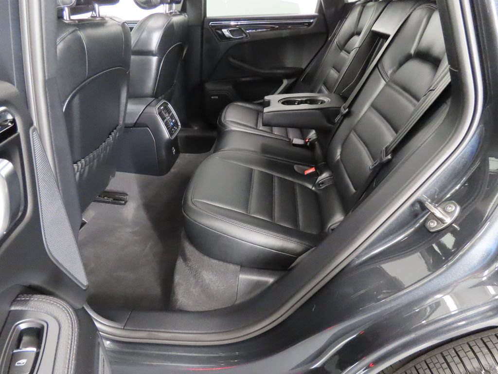 Certified 2026 Porsche Macan AWD/4WD image 44