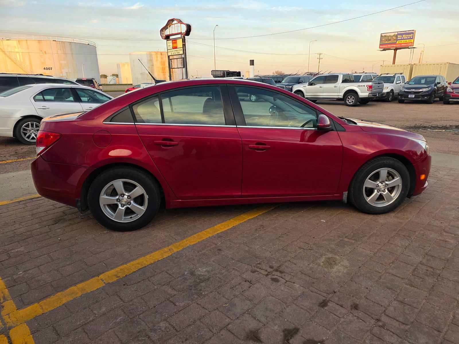 Used 2014 Chevrolet Cruze LT FWD image 4