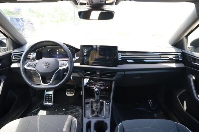 Used 2025 Volkswagen Jetta Sport FWD image 12
