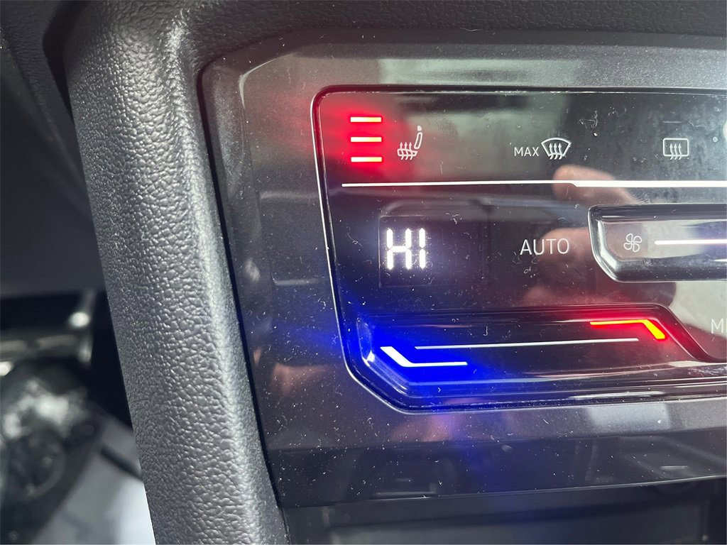 Used 2024 Volkswagen Tiguan SE R-Line image 46