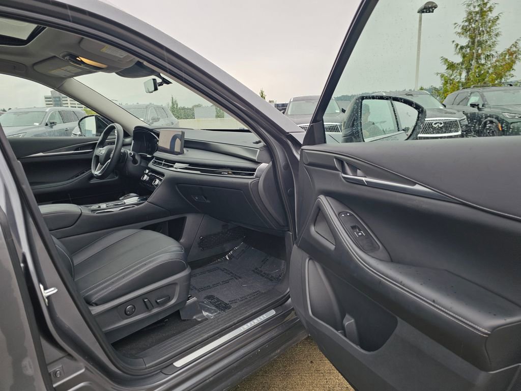 Certified 2024 INFINITI QX60 Luxe w/ Cargo Package image 45