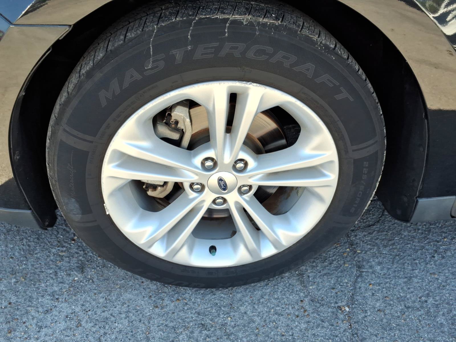 Used 2015 Ford Taurus SEL w/ Equipment Group 201A FWD image 7