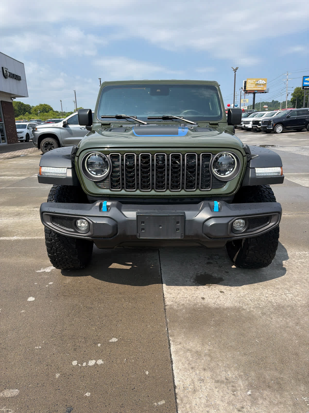 Used 2024 Jeep Wrangler Unlimited Rubicon 4xe w/ Technology Group AWD/4WD image 3