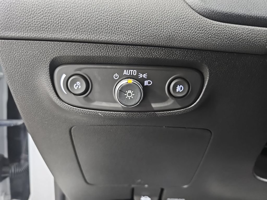 Used 2022 Buick Encore GX Preferred w/ Sport Touring Package FWD image 31