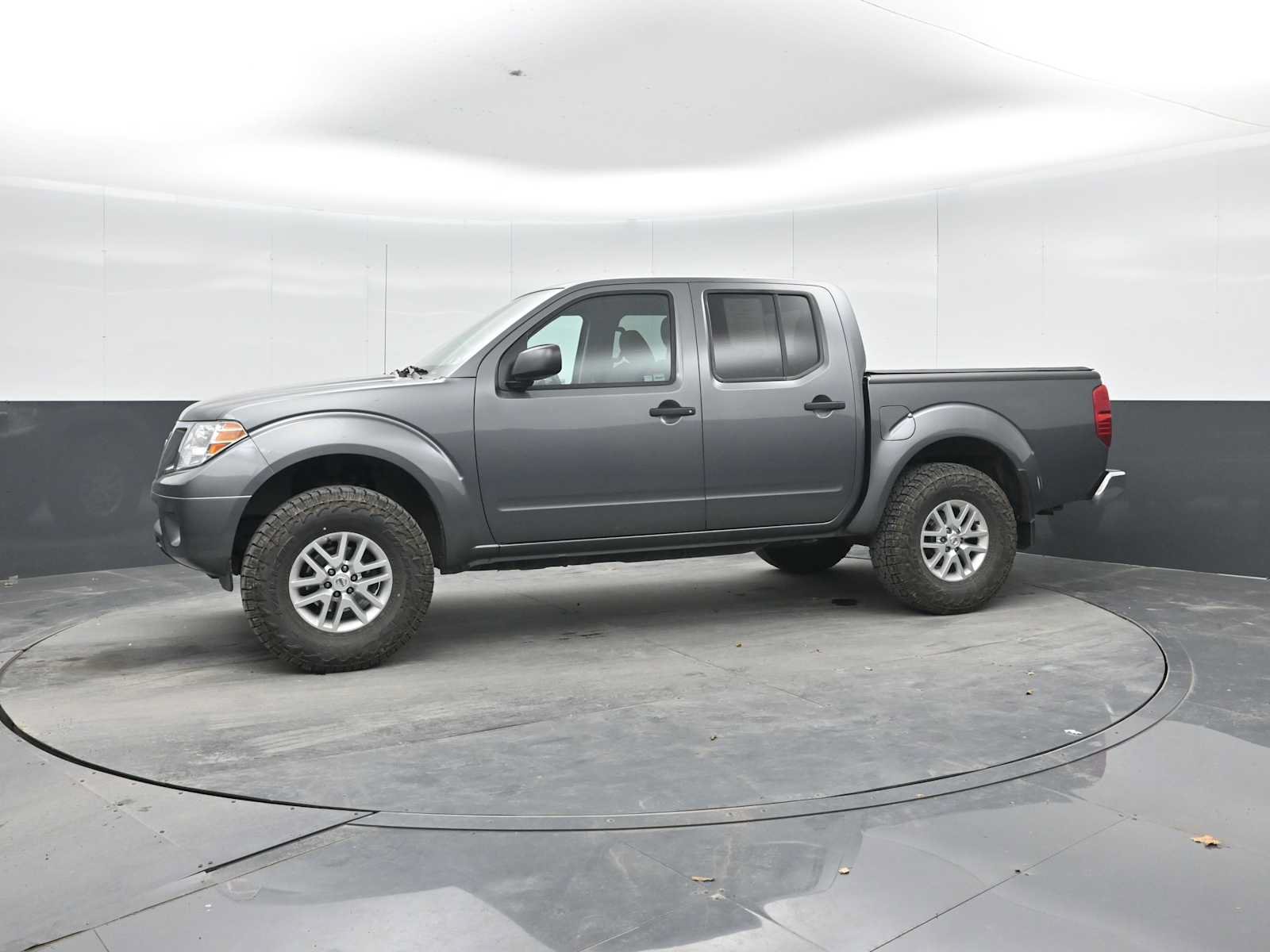 Used 2021 Nissan Frontier SV AWD/4WD image 3