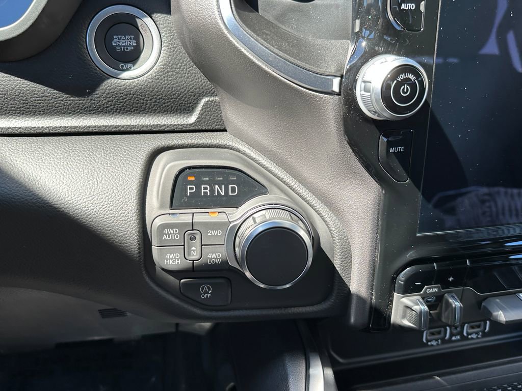 New 2026 RAM 1500 4x4 Crew Cab image 25