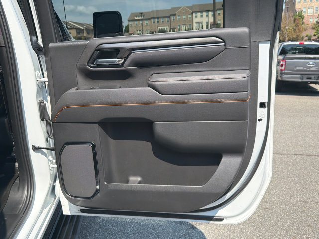 Used 2025 GMC Sierra 2500 AT4 w/ AT4 Premium Plus Package AWD/4WD image 18