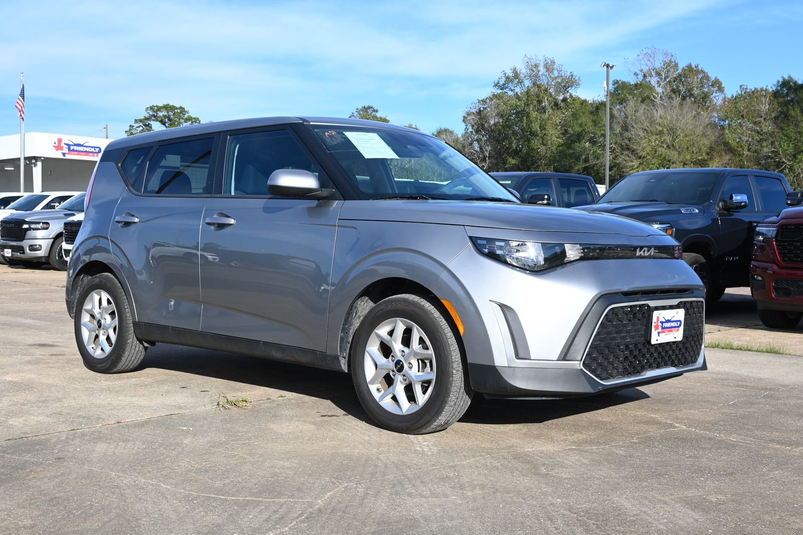 Used 2025 Kia Soul LX w/ LX Technology Package image 5