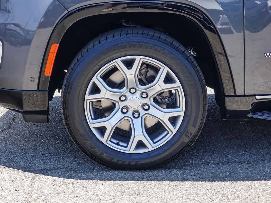 Certified 2022 Jeep Wagoneer Series II AWD/4WD image 9