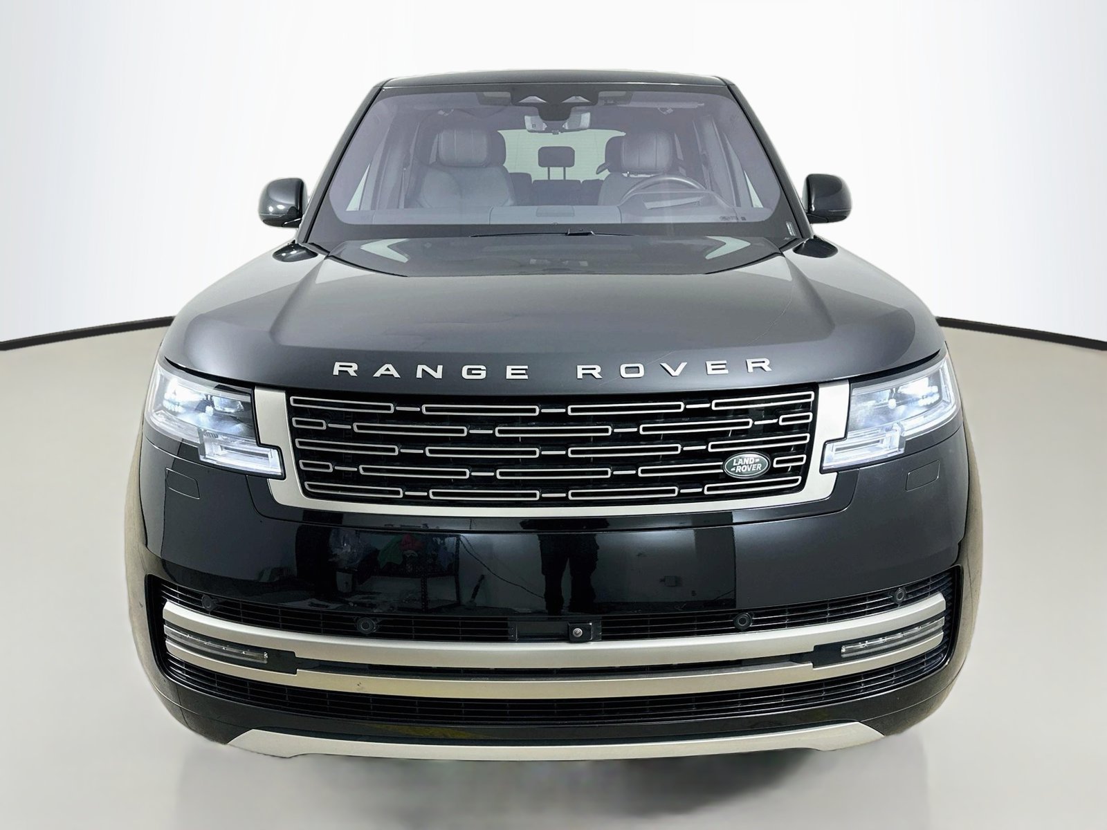 Used 2023 Land Rover Range Rover SE AWD/4WD image 2