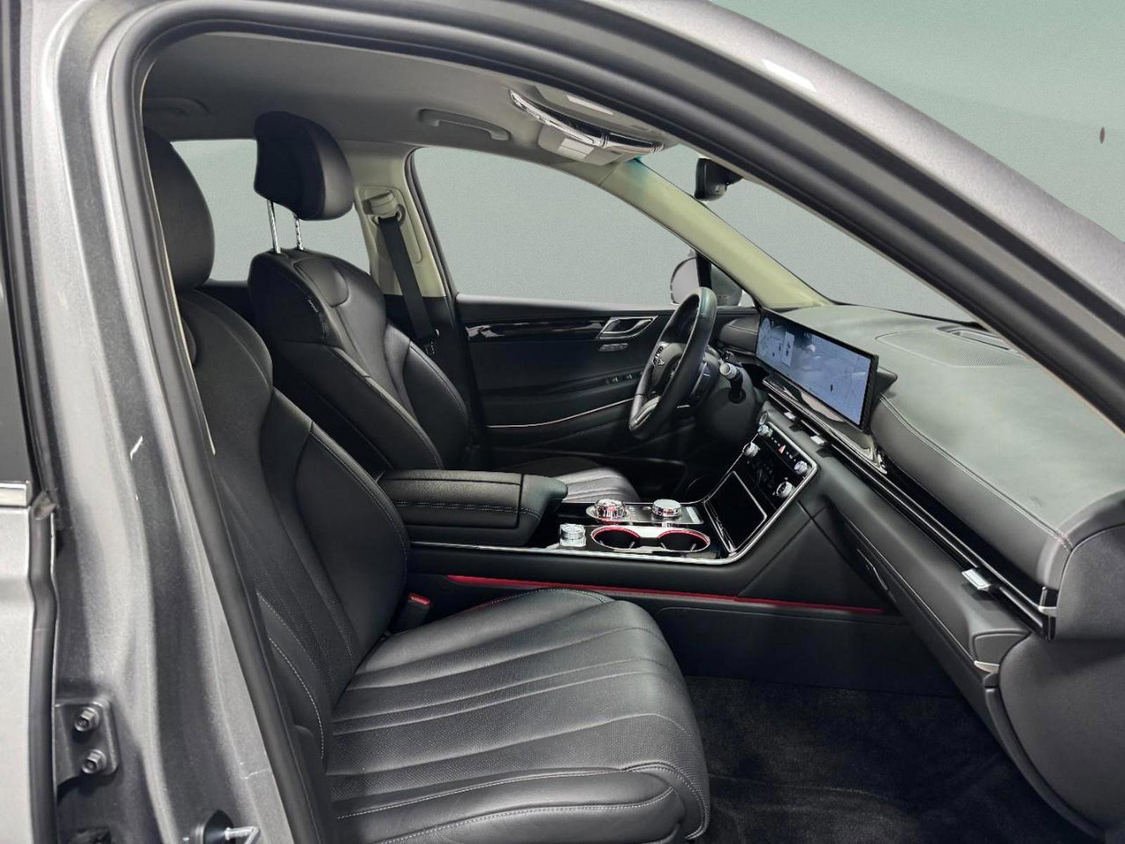 Used 2025 Genesis GV80 2.5T Standard image 17