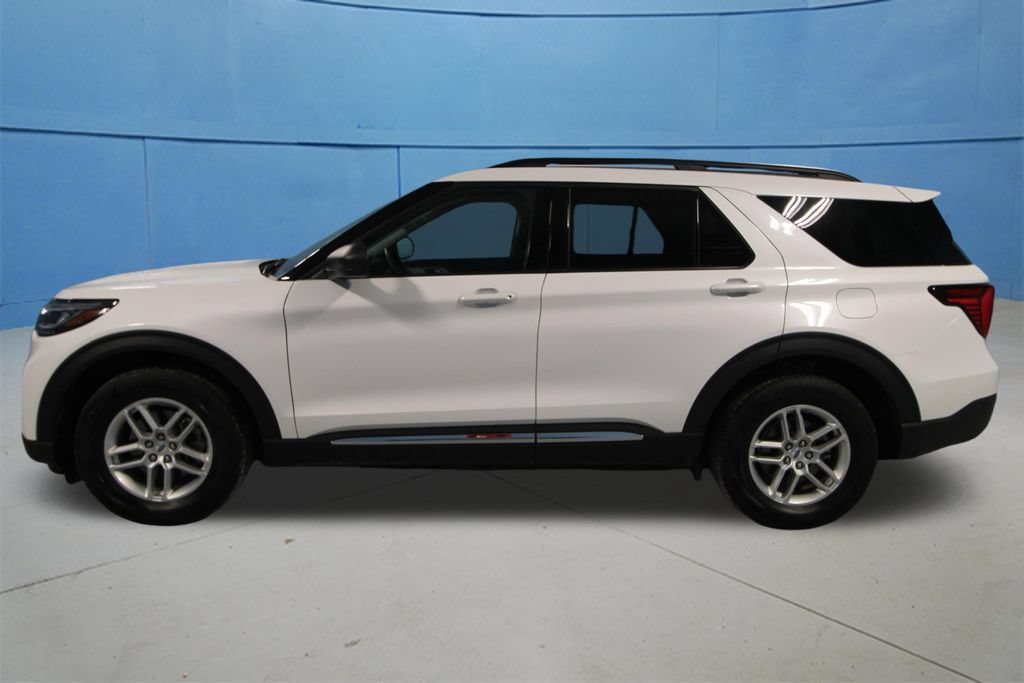 Used 2025 Ford Explorer Active AWD/4WD image 33