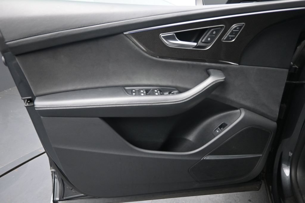 Used 2023 Audi SQ8 Prestige AWD/4WD image 24