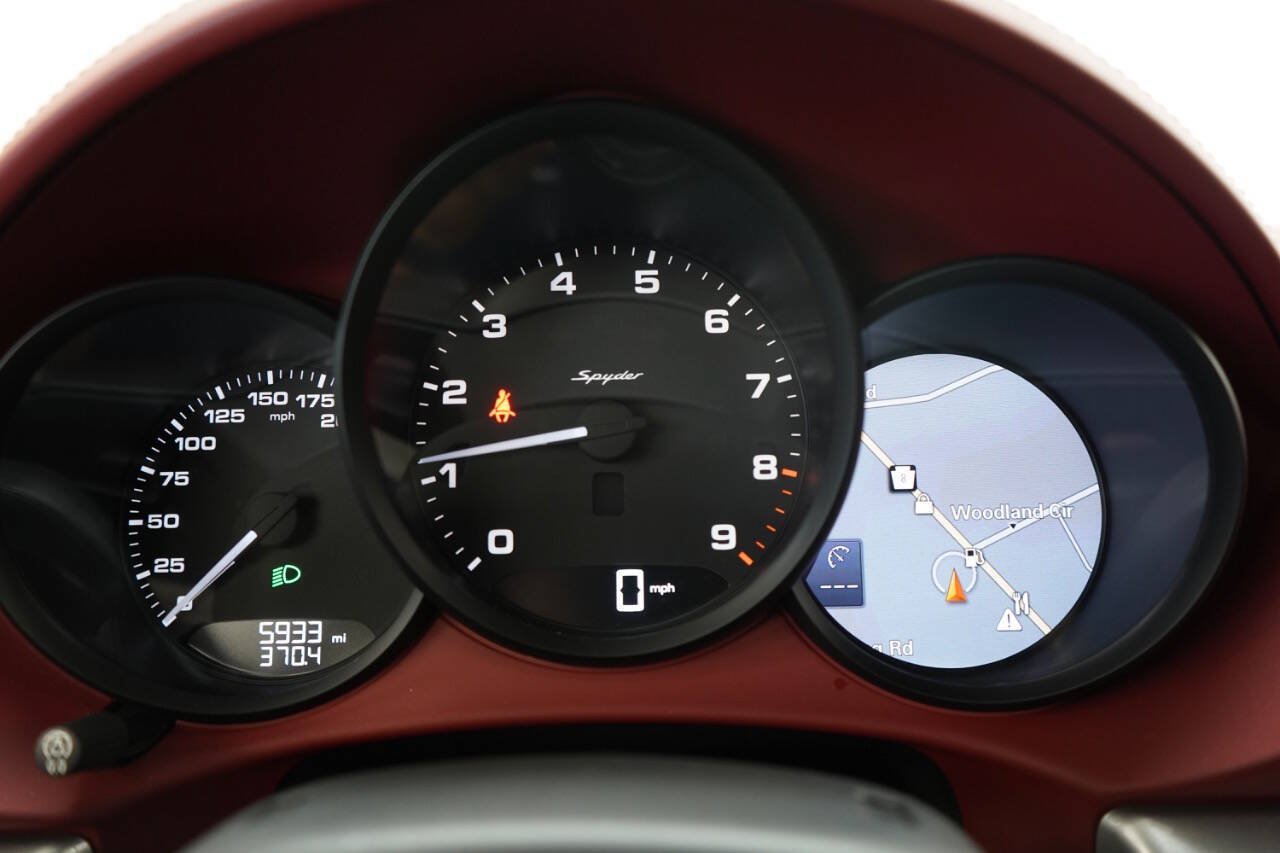 Used 2020 Porsche 718 Boxster Spyder RWD image 79