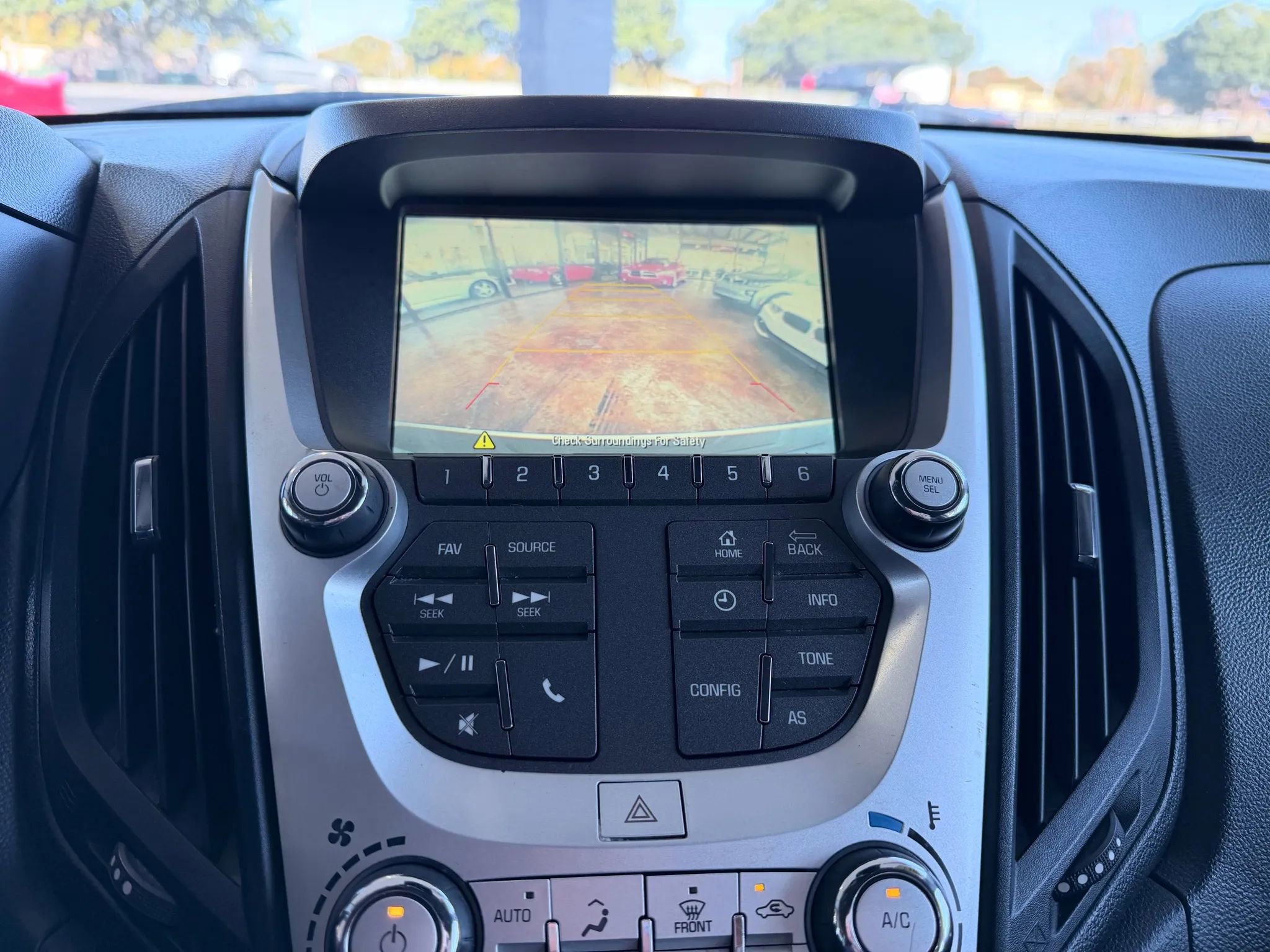 Used 2017 Chevrolet Equinox Premier w/ Enhanced Convenience Package image 25