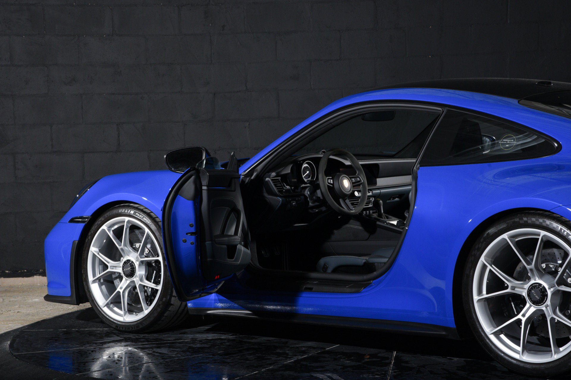 Used 2022 Porsche 911 GT3 RWD image 26