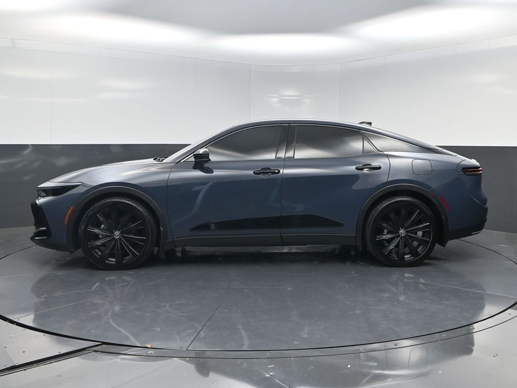 Used 2025 Toyota Crown Nightshade image 3