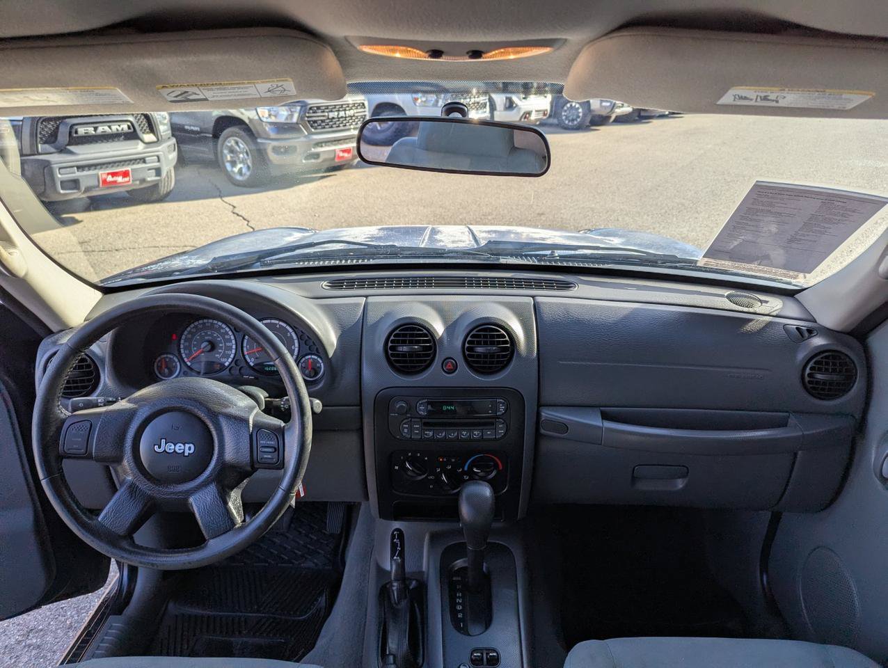Used 2007 Jeep Liberty Sport AWD/4WD image 16