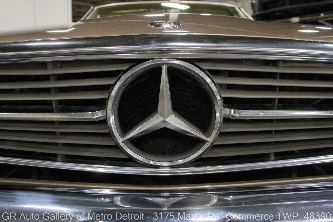 Used 1987 Mercedes-Benz 560 SL image 32