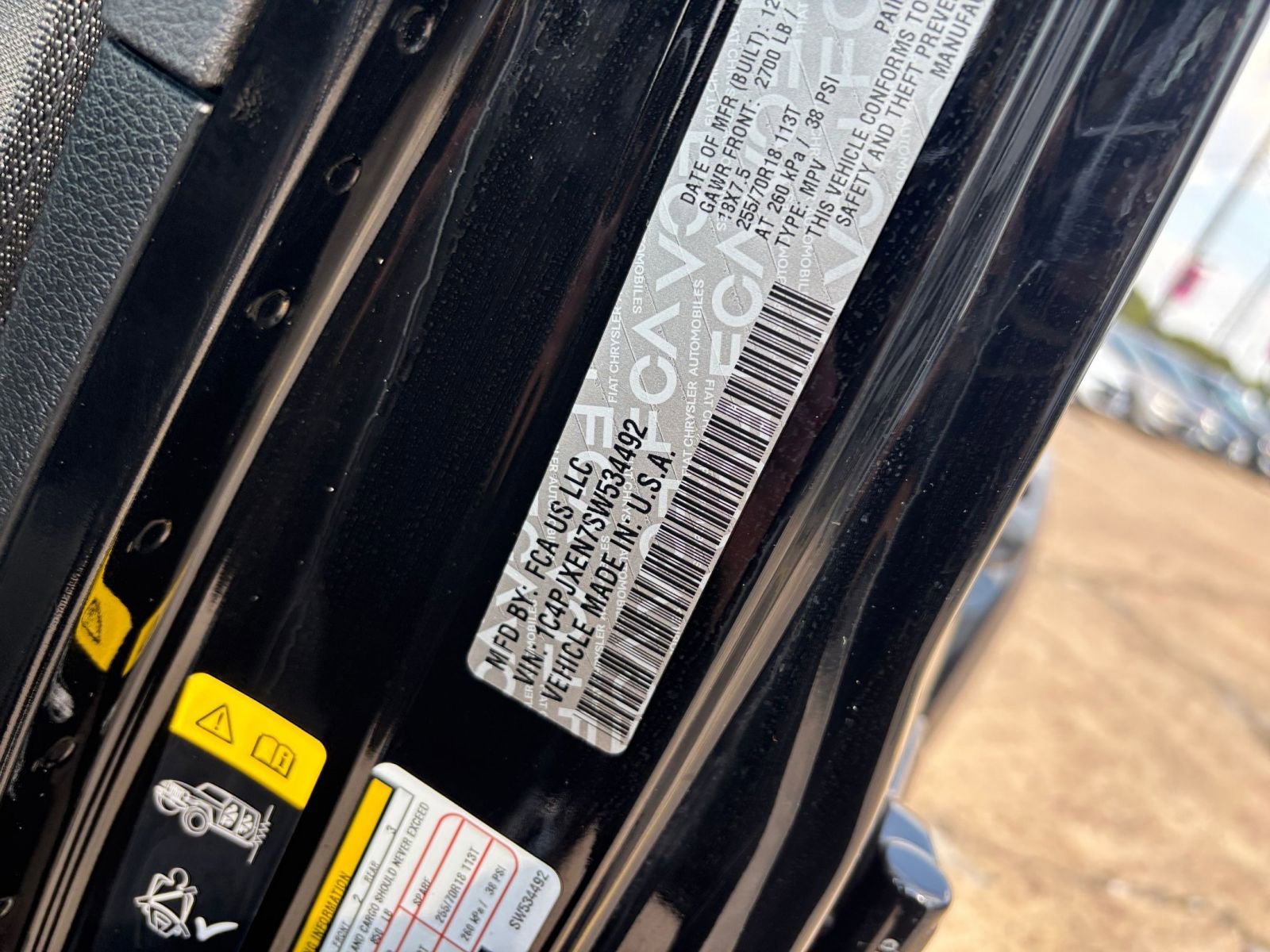 Used 2025 Jeep Wrangler Sahara image 27