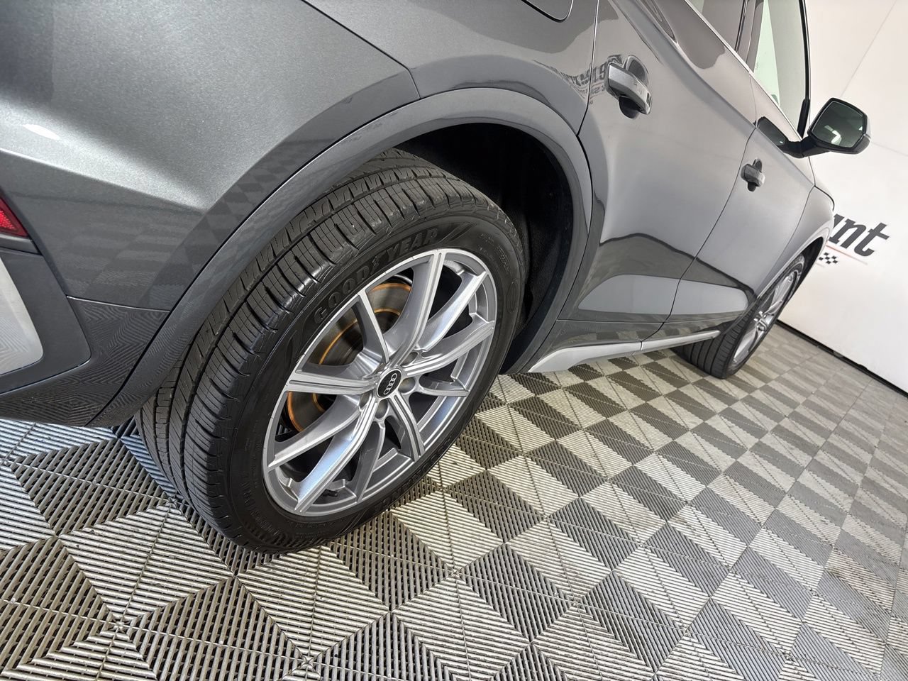 Used 2022 Audi SQ5 Premium w/ Convenience Package AWD/4WD image 38