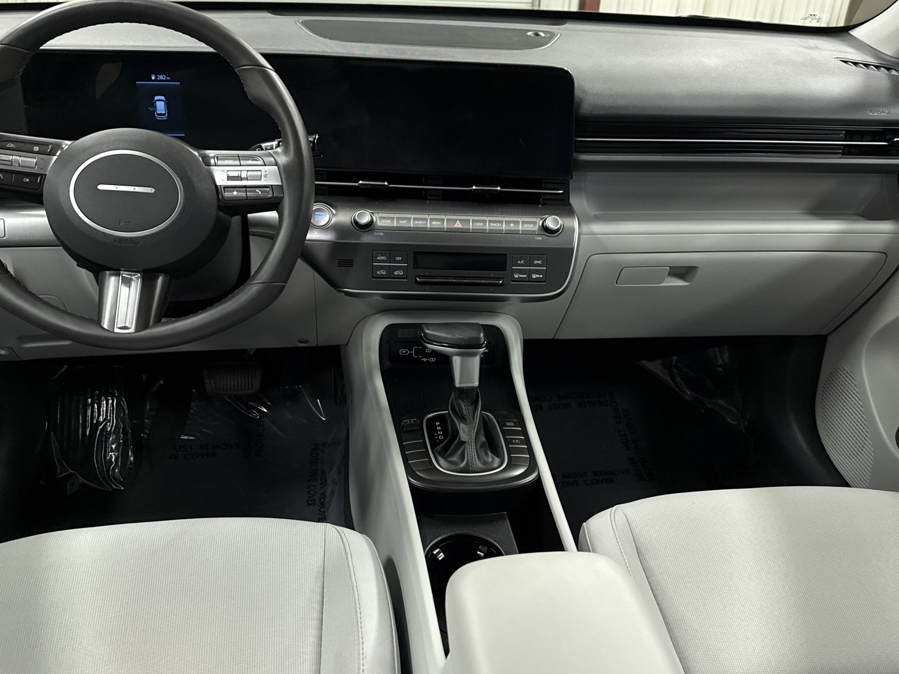 Used 2025 Hyundai Kona SEL image 15