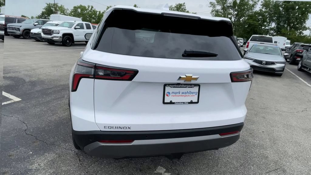 New 2026 Chevrolet Equinox LT w/ LPO, Floor Liner Package FWD image 9