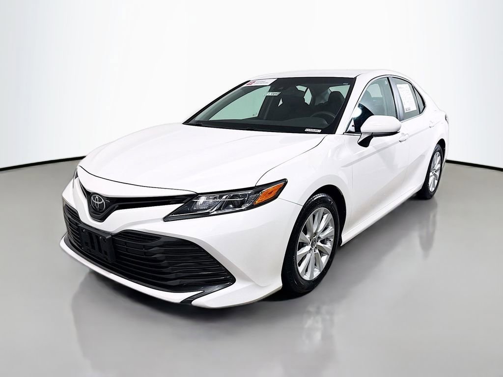 Certified 2018 Toyota Camry LE FWD image 3