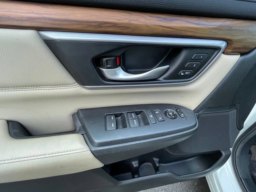 Used 2017 Honda CR-V Touring image 11